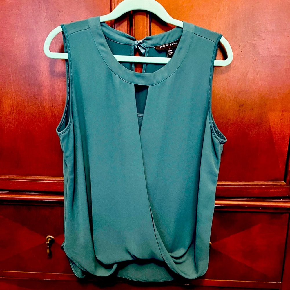 Green sleeveless blouse (large)